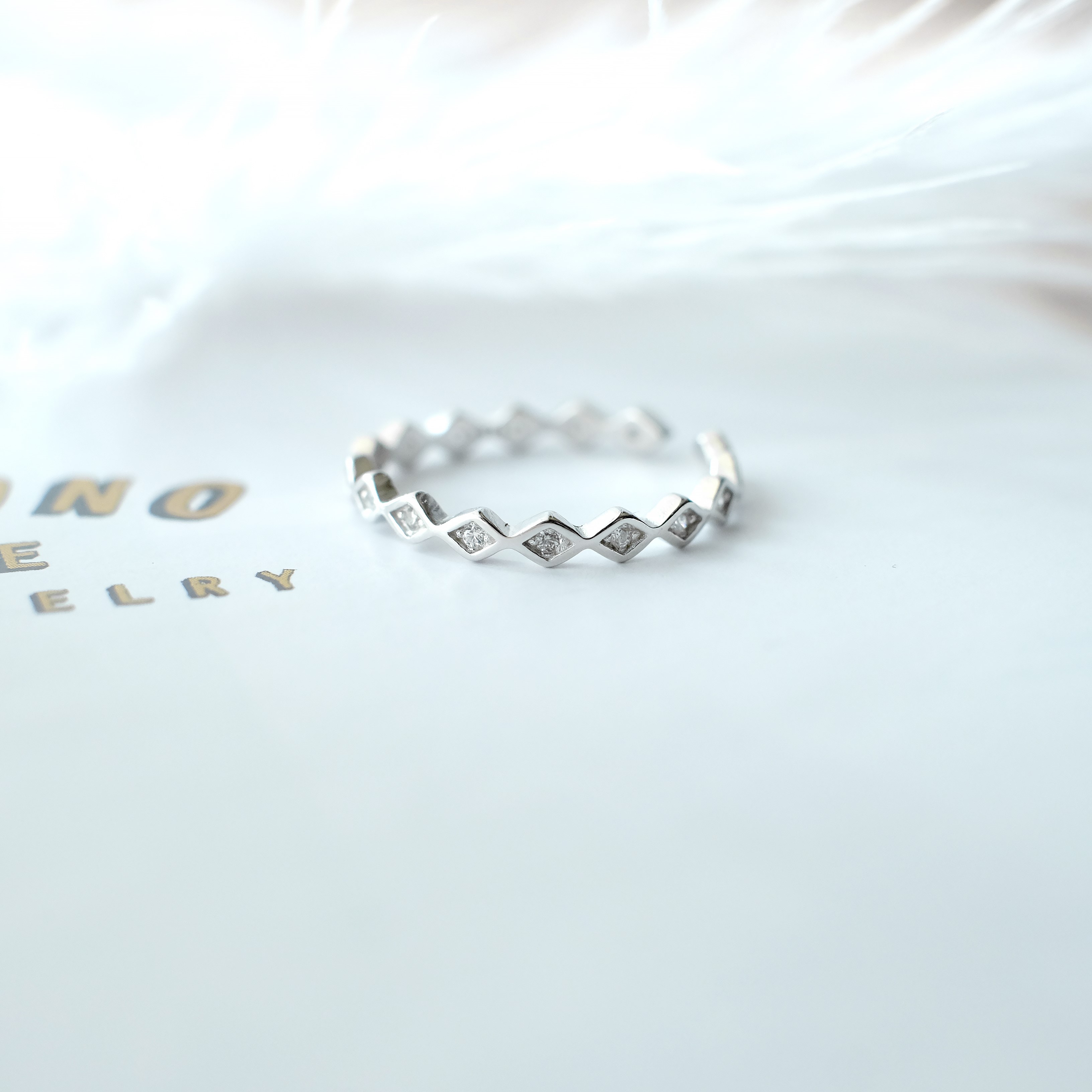 リング指輪 ウェーブダイヤモンド リング 刻印有りsilver D0,02ct